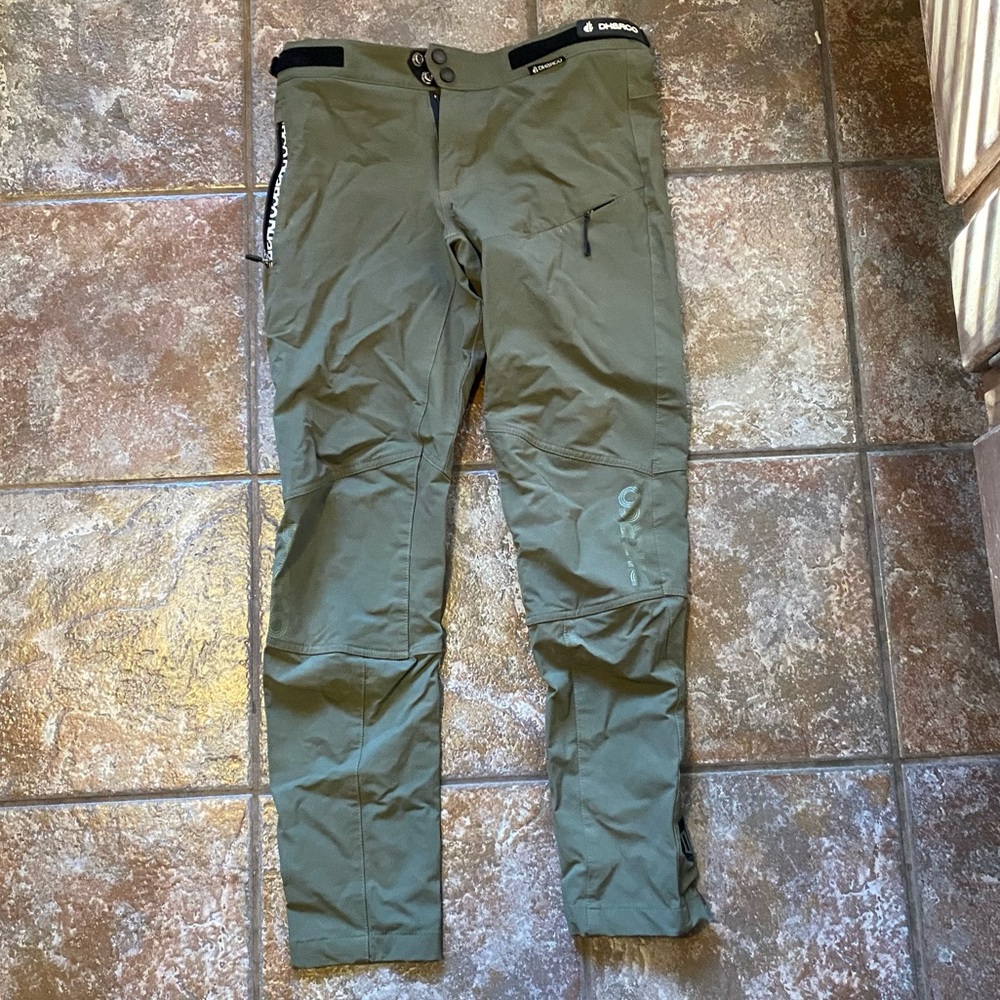 DHaRCO Camo Green MTB Pants 🌟